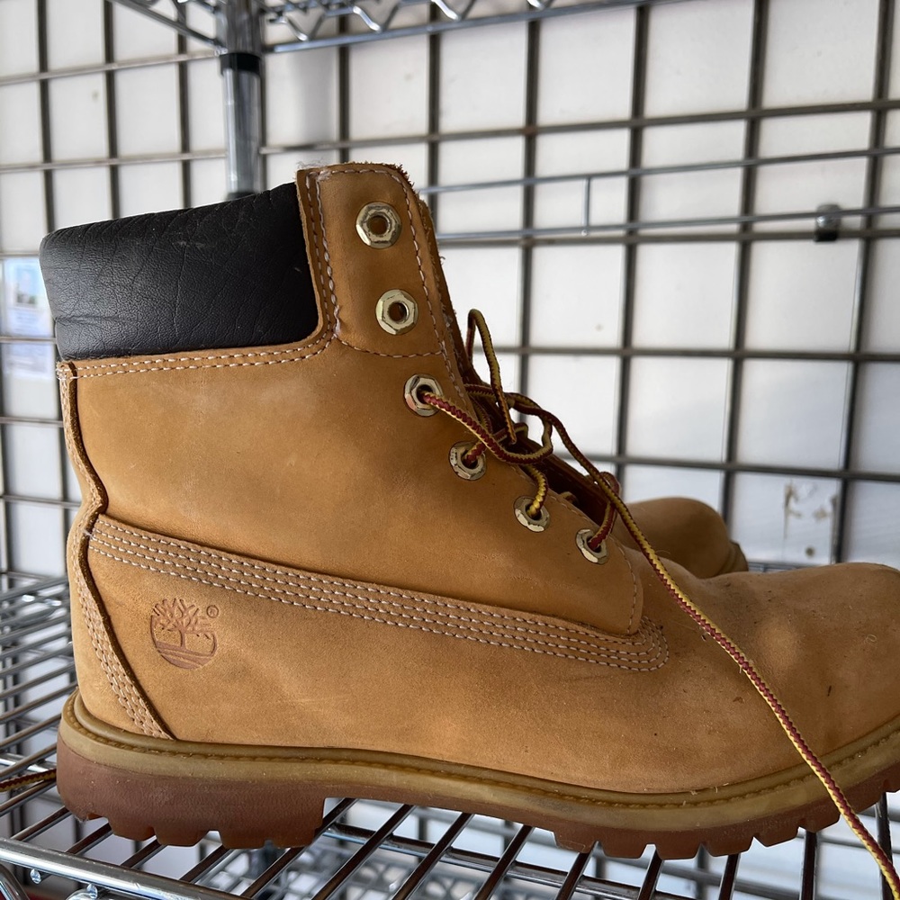 Size 11 Women’s Timberlands